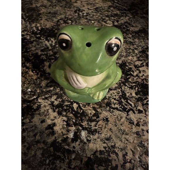 Vintage Green Ceramic Frog Pepper Shaker - Picture 3 of 6